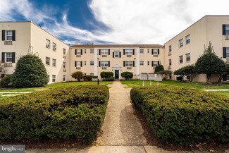 2303 Farrington Ave Unit 203, Alexandria, VA 22303