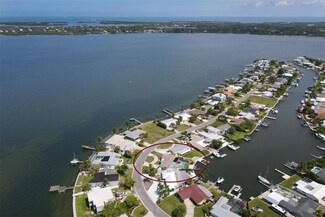 924 Arlington Rd, Palmetto, FL 34221