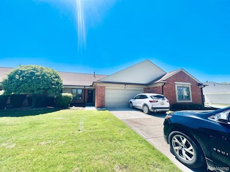 20502 Pine Meadow Dr, Clinton Township, MI 48036