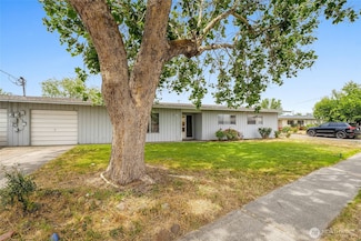 9023 Mcconnell Dr Unit B, Moses Lake, WA 98837