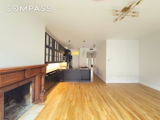 458 W 22nd St Unit 2, New York, NY 10011