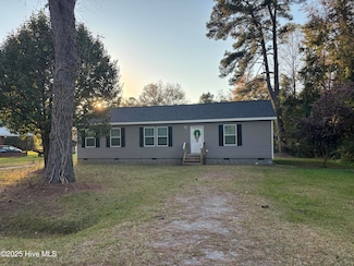 64 High Orchard Rd, Whiteville, NC 28472