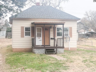 607 N Thompson St, Pratt, KS 67124