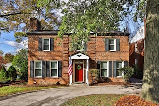 1011 S Mcknight Rd, Saint Louis, MO 63117