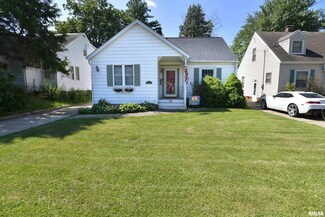 812 E Lake Ave, Peoria Heights, IL 61616