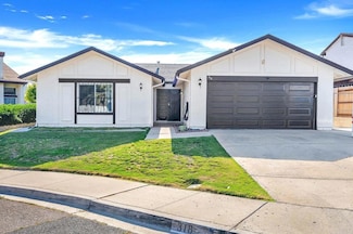 318 Vecino Ct, Spring Valley, CA 91977