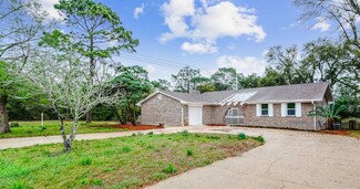 6232 Vicksburg Dr, Pensacola, FL 32503