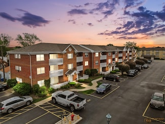 6561 W School St Unit 305C, Chicago, IL 60634