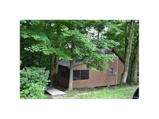 3008 N Chigger Ridge Rd, Birdseye, IN 47513