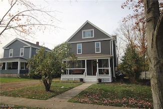 211 N Elmwood Ave, Medina, OH 44256