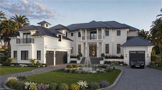 190 7th Ave N, Naples, FL 34102