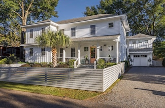 733 Atlantic St, Mount Pleasant, SC 29464