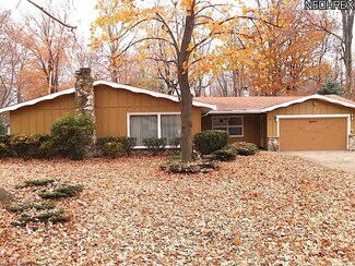 18 Nepahwin Dr, Eastlake, OH 44095