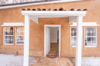 307 Pino Rd, Santa Fe, NM 87505