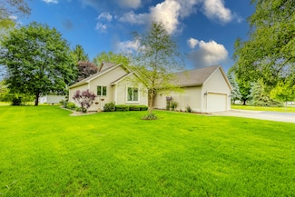 11 Oakdale Ln, Coldwater, MI 49036