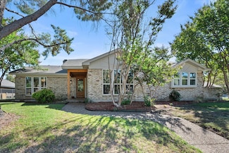 626 Pebblecreek Dr, Garland, TX 75040