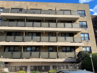 101 Jackson Ave Unit 4A, Mineola, NY 11501