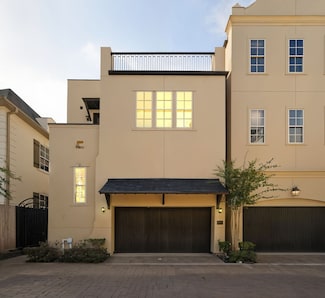 1360 W 25th St, Houston, TX 77008