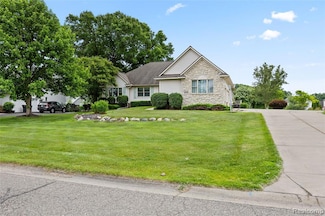 4940 Stillmeadow Dr Unit 36, Howell, MI 48843