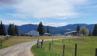 42 Harter Way, Kettle Falls, WA 99141