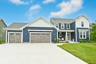 185 Candleberry Ln, Grafton, WI 53024
