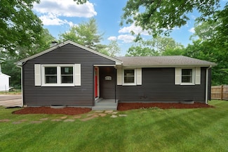 44 Sunset Dr, Northborough, MA 01532
