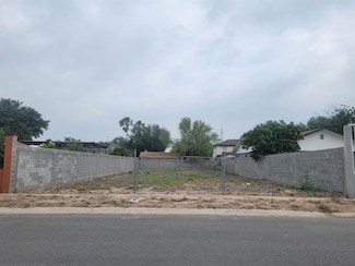 220 Segovia Dr, Laredo, TX 78046