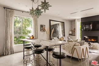 8512 Hargis St, Los Angeles, CA 90034