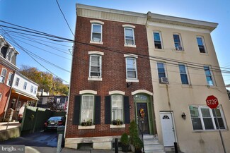 215 Green Ln, Philadelphia, PA 19128