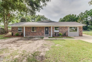 15604 Anderson Dr, Biloxi, MS 39532