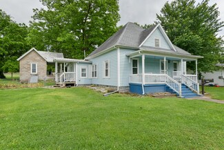 1527 4th St, Monett, MO 65708