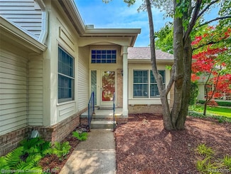7569 Danbury Cir Unit 35, West Bloomfield, MI 48322