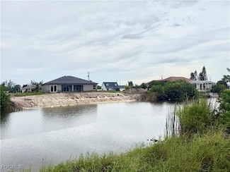 1722 NE 1st Place, Cape Coral, FL 33909