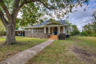 339 N 1st St, Point, TX 75472