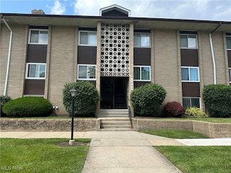 10438 N Church Dr Unit 207, Parma Heights, OH 44130