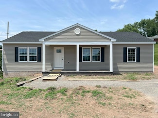 13 Taliaferro St, Hancock, MD 21750