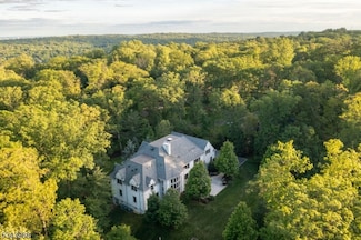 40 High Oaks Dr, Watchung, NJ 07069