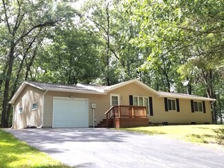 888 Fair Haven Dr, Varna, IL 61375