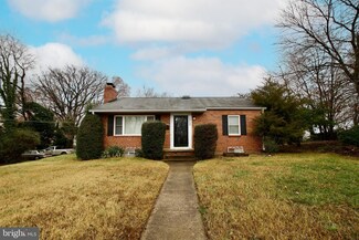 2712 James Dr, Alexandria, VA 22303