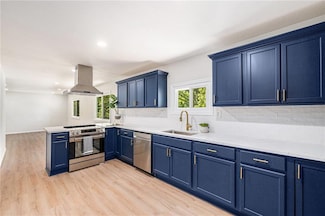 1040 NW South Shore Dr, Kansas City, MO 64151