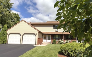 73 University Dr, Fond Du Lac, WI 54935