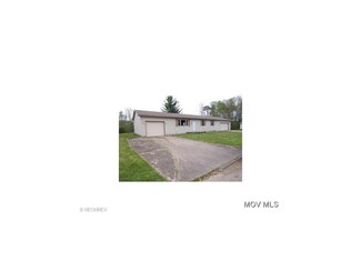 293 Ash Cir, Davisville, WV 26142