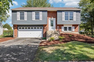 985 Lexington Ave, Saint Charles, IL 60174