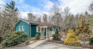 520 Corbly Dr, Hendersonville, NC 28739