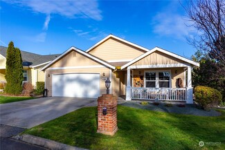 496 NW 12th Loop, Oak Harbor, WA 98277