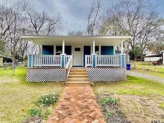 807 Monroe St, Crockett, TX 75835