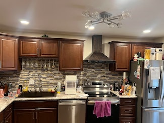 6758 Racquet Club Dr, Memphis, TN 38119