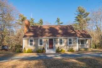17 Rounsevell Dr, East Freetown, MA 02717