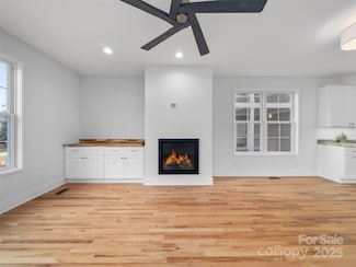 21 Skyview Dr Unit G, Saluda, NC 28773