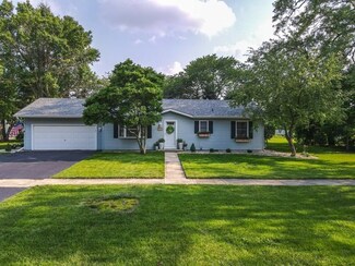 330 E North St, Peotone, IL 60468